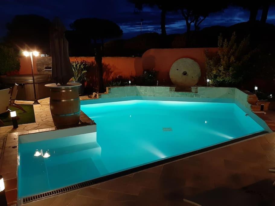 Hebergement Insolite Studio Grau Du Roi Mas Des Marines Piscine Le Grau-du-Roi Luaran gambar